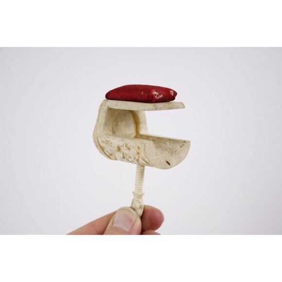 RARE Early Victorian Bone carved table pin cushion with vice clamp, bird cloud - Picture 4 of 7